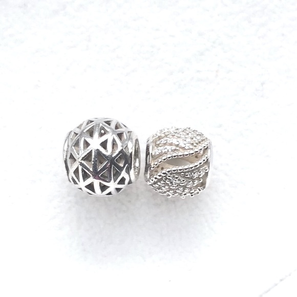 Pandora jumbo geometric accent bead - Picture 2 of 5